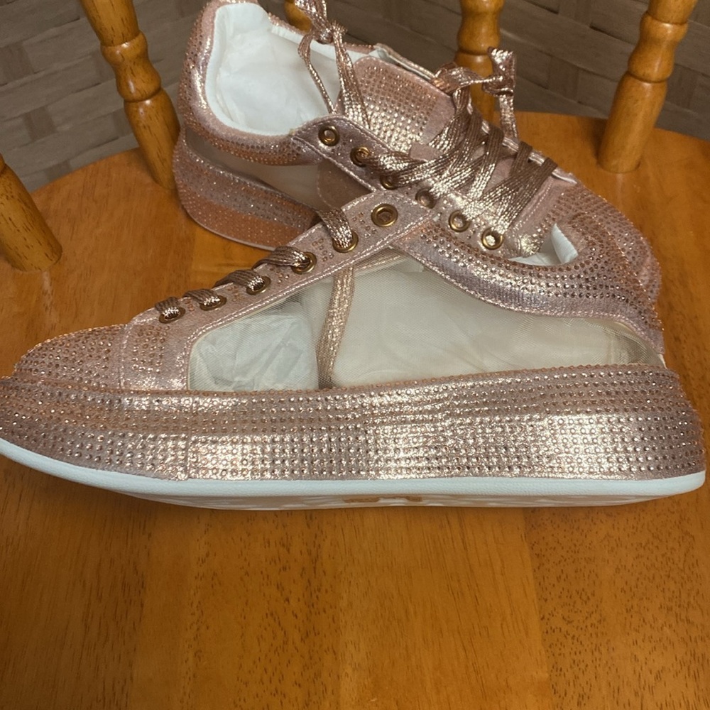Azalea Wang 7 NWOB ROSEGOLD BLINGY 1” platform MESHY sneakers